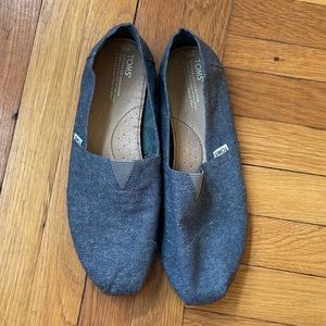 Toms Shoes
